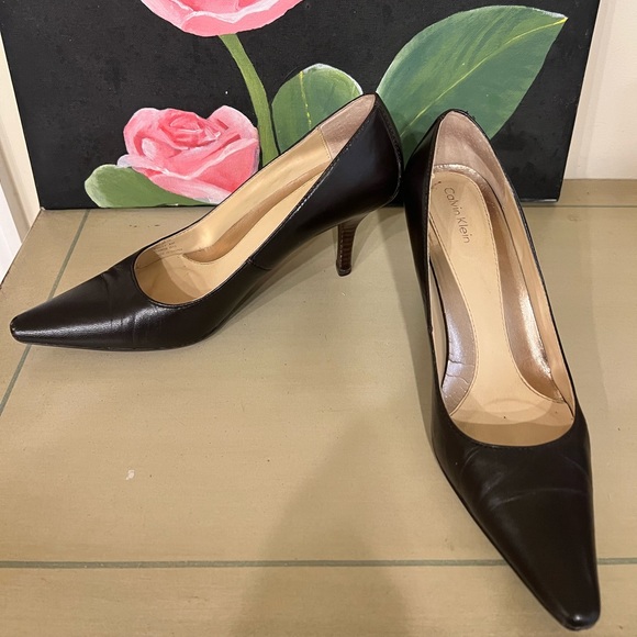 Calvin Klein dark brown pumps - size 6 - Picture 3 of 5